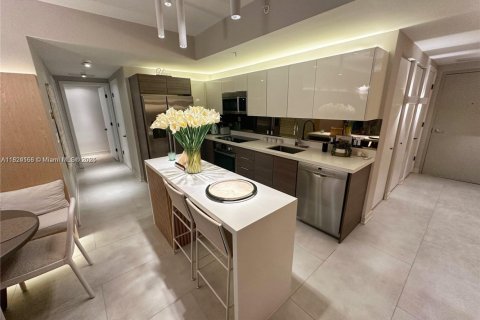 Condo in Miami, Florida, 2 bedrooms  № 1790632 - photo 3