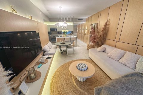 Condo in Miami, Florida, 2 bedrooms  № 1790632 - photo 2