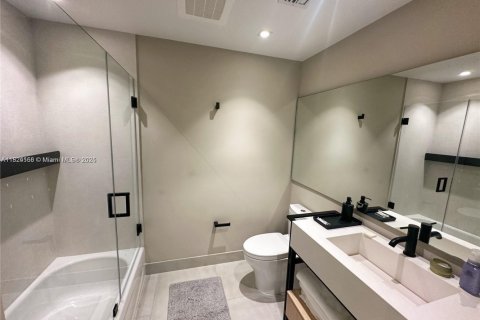 Condo in Miami, Florida, 2 bedrooms  № 1790632 - photo 14