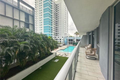 Condo in Miami, Florida, 2 bedrooms  № 1790632 - photo 16