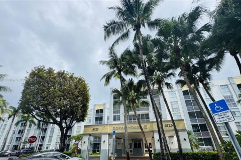 Copropriété à vendre à Doral, Floride: 3 chambres, 135.64 m2 № 1945019 - photo 1