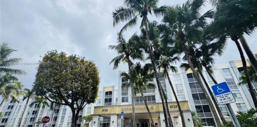 Condo à Doral, Floride, 3 chambres № 1945019