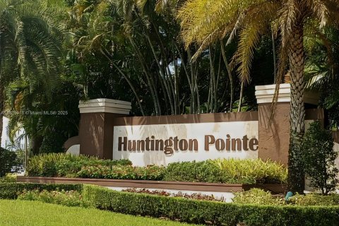 Condo in Delray Beach, Florida, 2 bedrooms  № 1820197 - photo 10