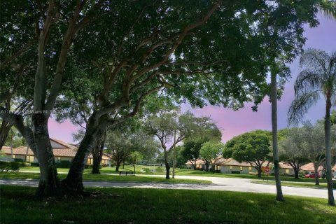 Condo in Delray Beach, Florida, 2 bedrooms  № 1820197 - photo 9