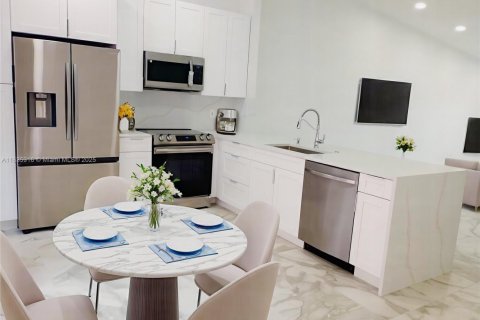 Condo in Delray Beach, Florida, 2 bedrooms  № 1820197 - photo 1