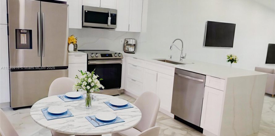 Condo in Delray Beach, Florida, 2 bedrooms № 1820197