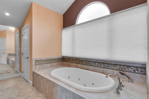 Купить виллу или дом в Ки-Ларго, Флорида 4 спальни, 280.84м2, № 2033453 - фото 16