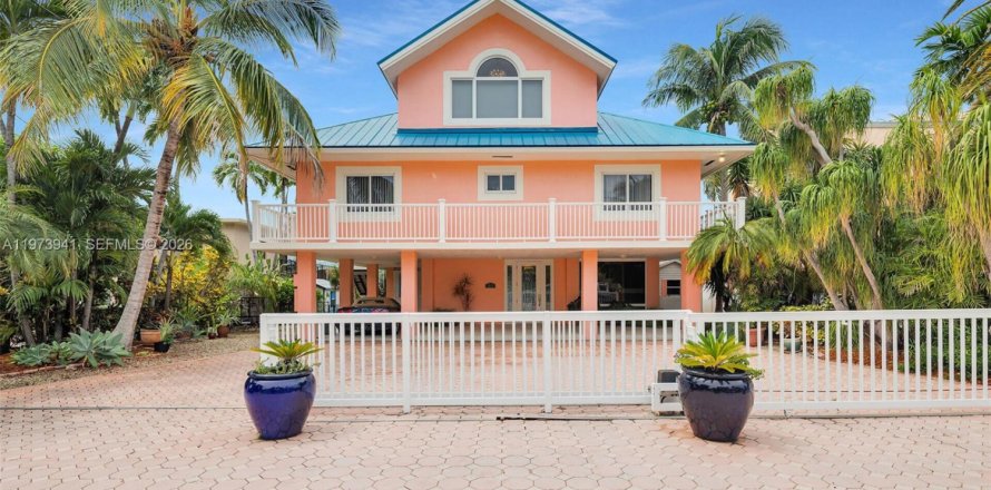 Дом в Ки-Ларго, Флорида 4 спальни, 280.84м2 № 2033453