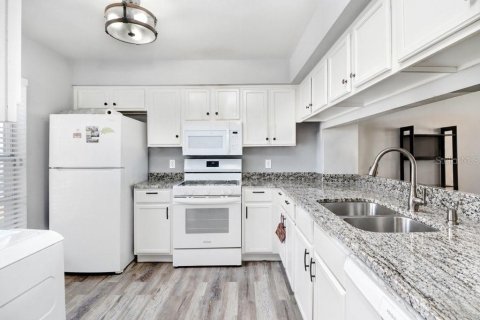 Condo in Tampa, Florida, 3 bedrooms  № 2379169 - photo 6