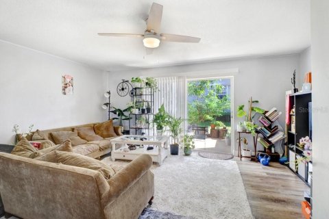 Condo in Tampa, Florida, 3 bedrooms  № 2379169 - photo 9
