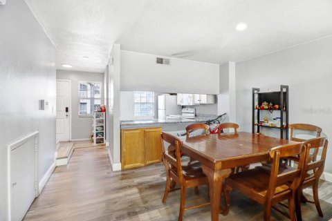 Condo in Tampa, Florida, 3 bedrooms  № 2379169 - photo 8