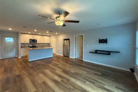 House in Cape Coral, Florida 3 bedrooms, 106.19 sq.m. № 2092953 - photo 4