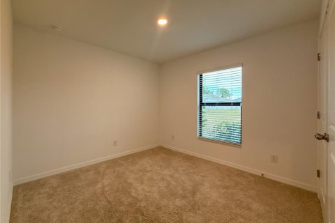 House in Cape Coral, Florida 3 bedrooms, 106.19 sq.m. № 2092953 - photo 14