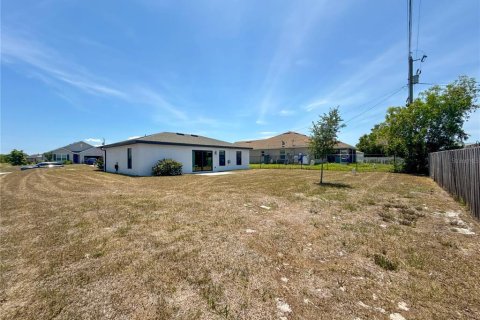 House in Cape Coral, Florida 3 bedrooms, 106.19 sq.m. № 2092953 - photo 20