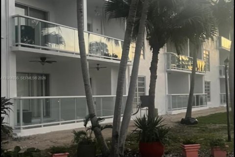 Снять в аренду квартиру в Норт-Майами-Бич, Флорида 1 спальня, 60.94м2, № 2045918 - фото 2