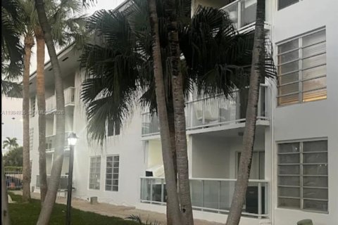 Квартира в Норт-Майами-Бич, Флорида 1 спальня, 60.94м2 № 2045918