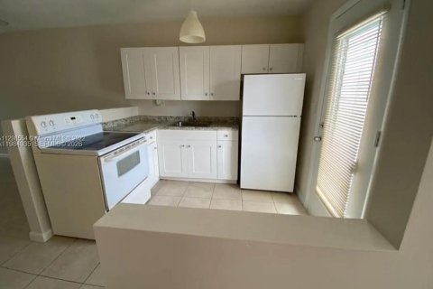 Снять в аренду квартиру в Норт-Майами-Бич, Флорида 1 спальня, 60.94м2, № 2045918 - фото 5