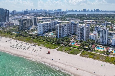 Condominio en venta en Miami Beach, Florida, 3 dormitorios, 180.51 m2 № 2029113 - foto 26