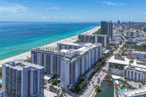 Condominio en venta en Miami Beach, Florida, 3 dormitorios, 180.51 m2 № 2029113 - foto 22