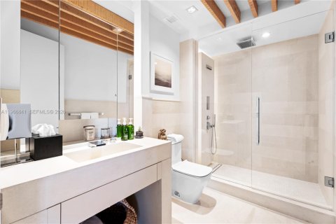 Condominio en venta en Miami Beach, Florida, 3 dormitorios, 180.51 m2 № 2029113 - foto 19
