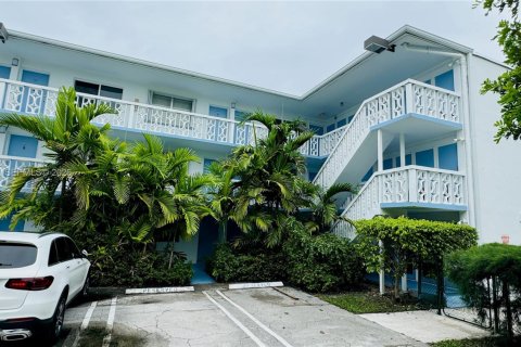 Condo in Bay Harbor Islands, Florida, 1 bedroom  № 2170888 - photo 18