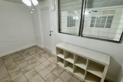 Condo in Bay Harbor Islands, Florida, 1 bedroom  № 2170888 - photo 6