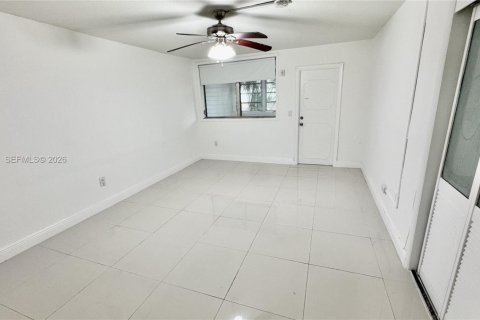 Condo in Bay Harbor Islands, Florida, 1 bedroom  № 2170888 - photo 7