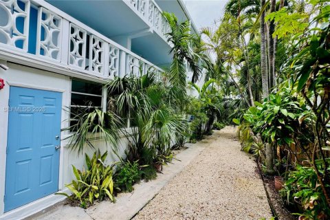 Condo in Bay Harbor Islands, Florida, 1 bedroom  № 2170888 - photo 17