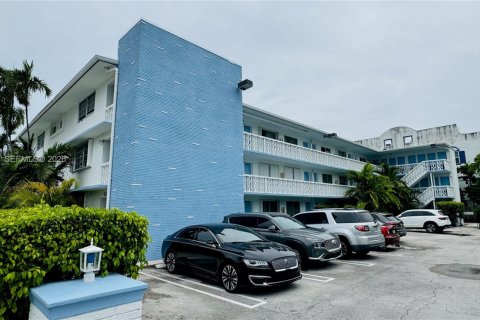 Condo in Bay Harbor Islands, Florida, 1 bedroom  № 2170888 - photo 20