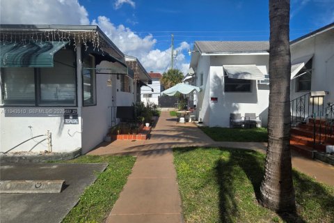 Дом в Холливуд, Флорида 1 спальня, 737.18м2 № 2000682