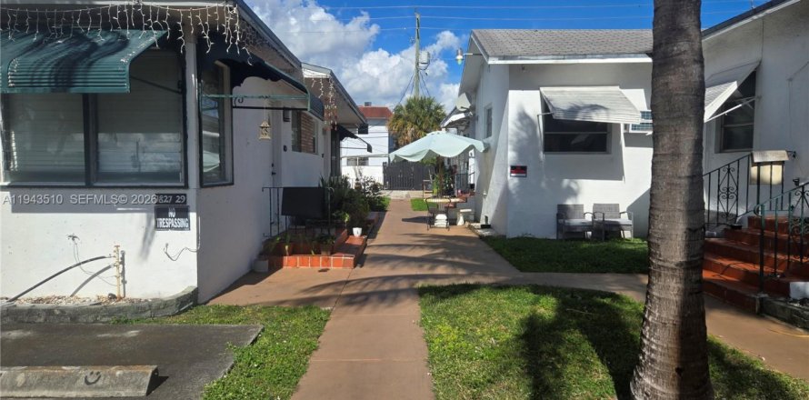 Дом в Холливуд, Флорида 1 спальня, 737.18м2 № 2000682