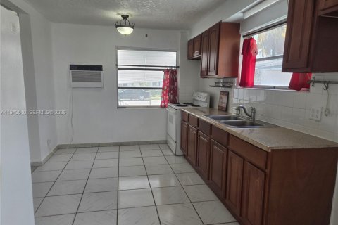 Снять в аренду виллу или дом в Холливуд, Флорида 1 спальня, 737.18м2, № 2000682 - фото 14