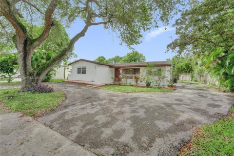 Villa ou maison à vendre à Hollywood, Floride: 3 chambres, 163.23 m2 № 1898106 - photo 9