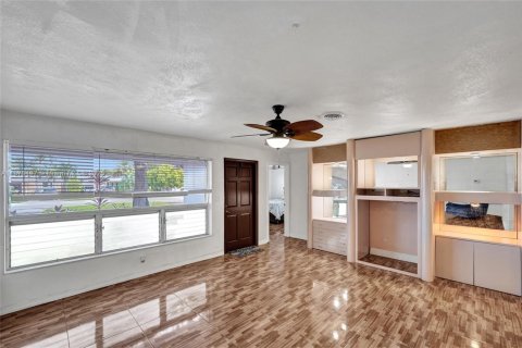 Villa ou maison à vendre à Hollywood, Floride: 3 chambres, 163.23 m2 № 1898106 - photo 19