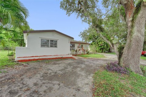 Villa ou maison à vendre à Hollywood, Floride: 3 chambres, 163.23 m2 № 1898106 - photo 11