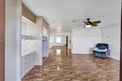 Villa ou maison à vendre à Hollywood, Floride: 3 chambres, 163.23 m2 № 1898106 - photo 14