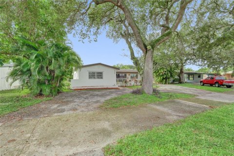 Villa ou maison à vendre à Hollywood, Floride: 3 chambres, 163.23 m2 № 1898106 - photo 7