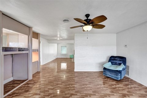 Villa ou maison à vendre à Hollywood, Floride: 3 chambres, 163.23 m2 № 1898106 - photo 22