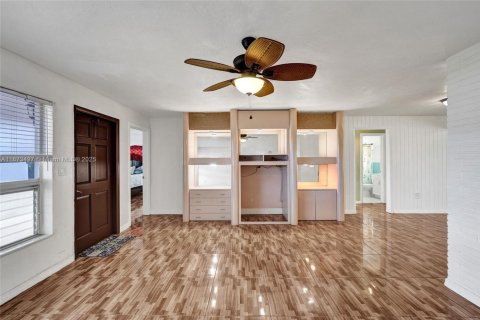 Villa ou maison à vendre à Hollywood, Floride: 3 chambres, 163.23 m2 № 1898106 - photo 20