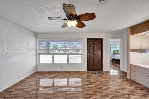 Villa ou maison à vendre à Hollywood, Floride: 3 chambres, 163.23 m2 № 1898106 - photo 18