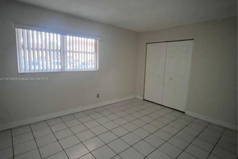 Copropriété à louer à Miami, Floride: 2 chambres, 86.4 m2 № 1923114 - photo 15