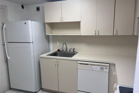 Copropriété à louer à Miami, Floride: 2 chambres, 86.4 m2 № 1923114 - photo 20
