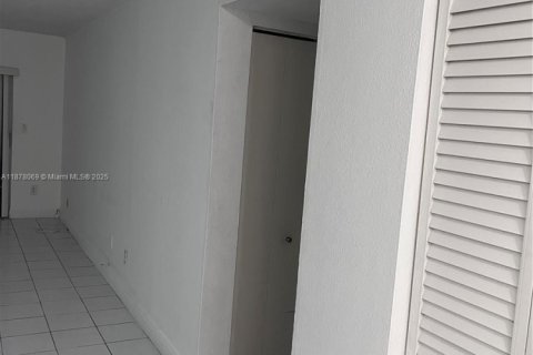 Copropriété à louer à Miami, Floride: 2 chambres, 86.4 m2 № 1923114 - photo 21