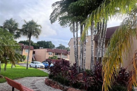 Copropriété à louer à Miami, Floride: 2 chambres, 86.4 m2 № 1923114 - photo 7