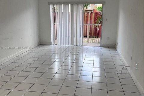 Copropriété à louer à Miami, Floride: 2 chambres, 86.4 m2 № 1923114 - photo 5