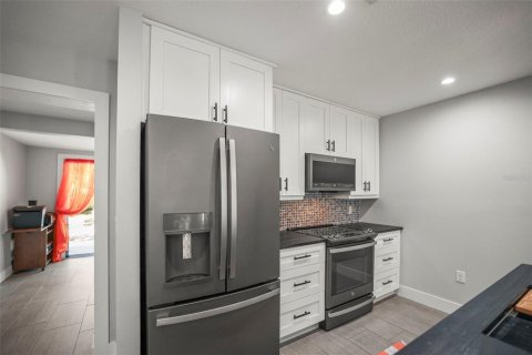 House in Dunedin, Florida 3 bedrooms, 115.94 sq.m. № 1737344 - photo 9