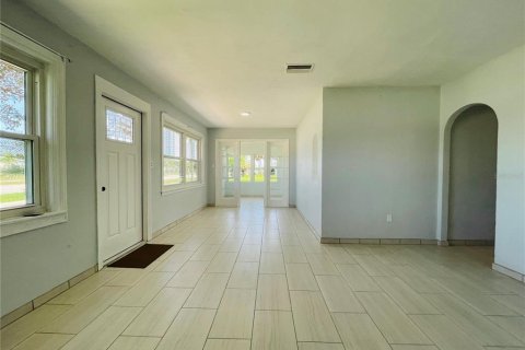 Casa en venta en Holly Hill, Florida, 4 dormitorios, 199.93 m2 № 1871129 - foto 12