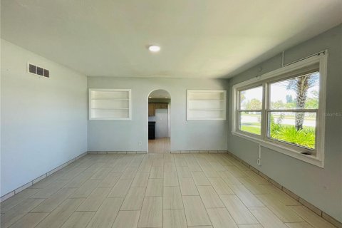 Casa en venta en Holly Hill, Florida, 4 dormitorios, 199.93 m2 № 1871129 - foto 18