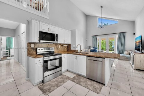 Casa en venta en Coral Springs, Florida, 5 dormitorios, 285.21 m2 № 1834367 - foto 28