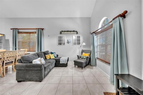 Casa en venta en Coral Springs, Florida, 5 dormitorios, 285.21 m2 № 1834367 - foto 26